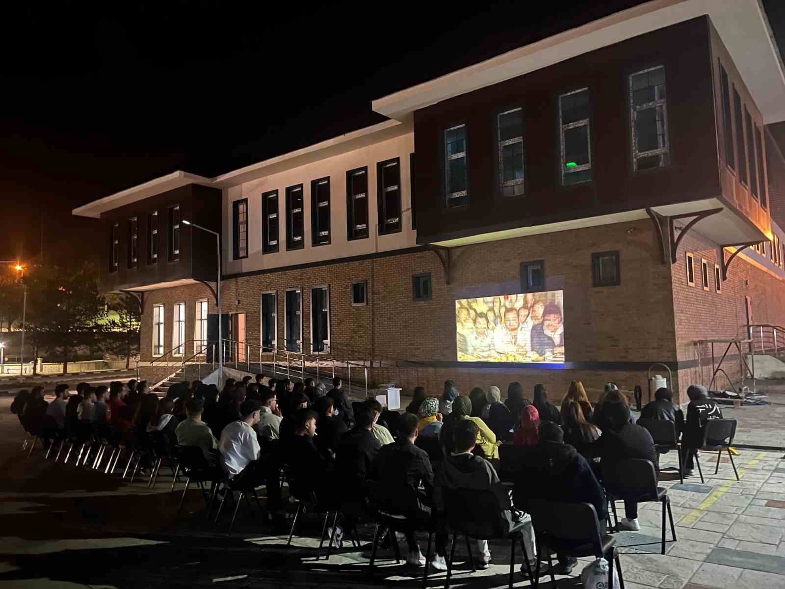 Gençlik Haftası’nda açık hava sineması gösterimi