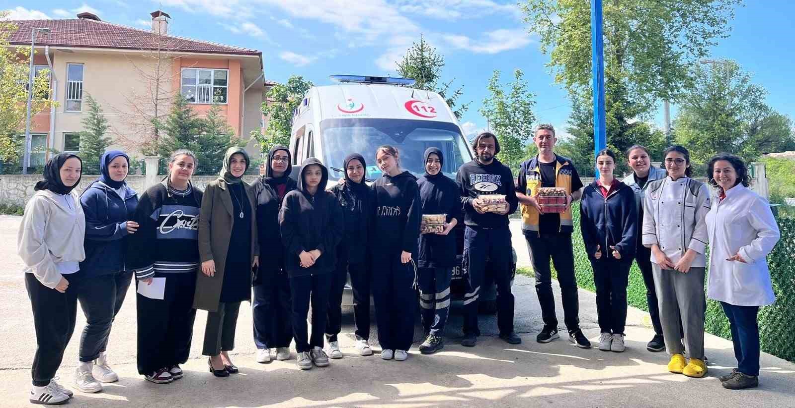 Öğrenciler yaptıklarıyla gönüllere girdi