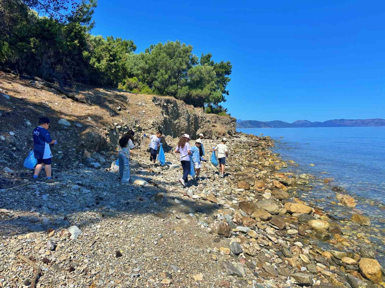 B&uuml;y&uuml;kler kirletti k&uuml;&ccedil;&uuml;kler temizledi
