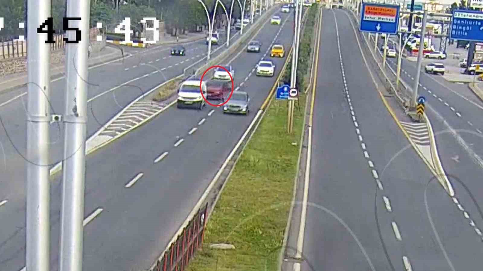 Diyarbakır’da sürücü belgesi daimi olarak iptal edilen şahıs makas atarken tespit edildi