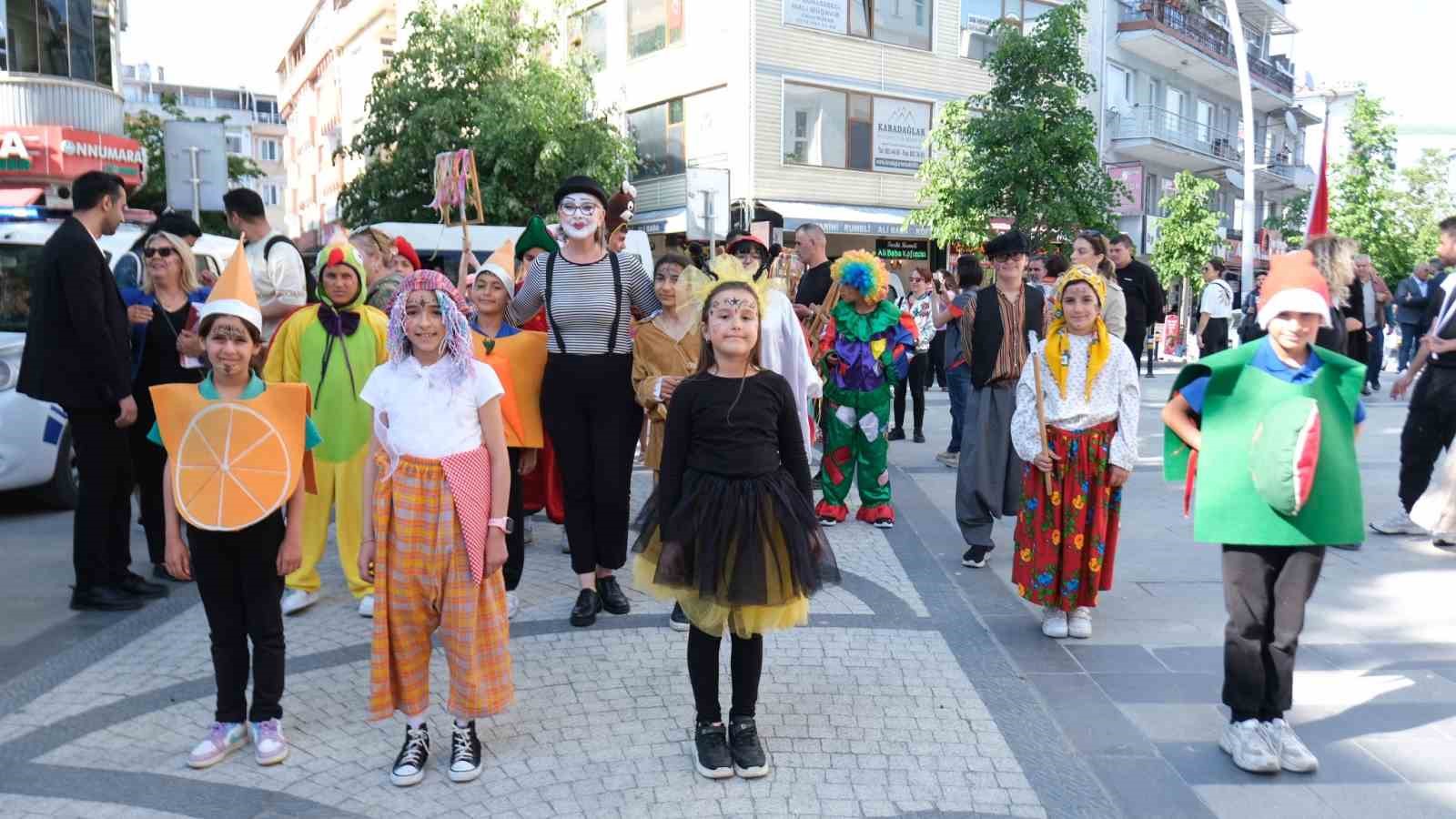 Büyükçekmece’de Tiyatro Festivali’nin perdesi açıldı