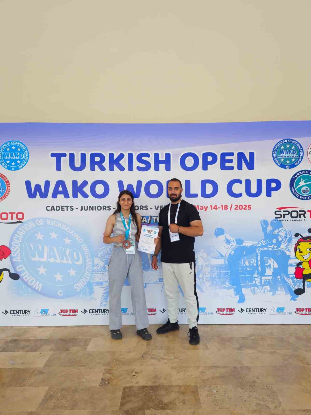 Antalya’da Elazığlı sporcular madalyaları topladı