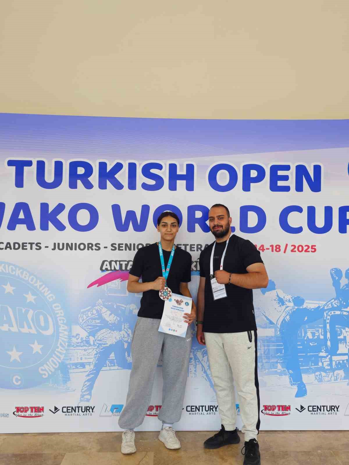 Antalya’da Elazığlı sporcular madalyaları topladı
