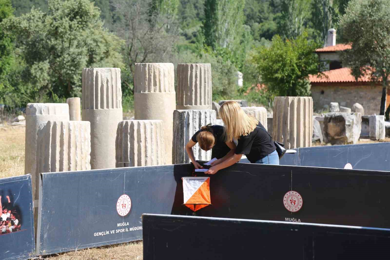 2025 Aile Yılı kapsamında labirent oryantiring etkinliği Stratonikeia Antik Kenti&rsquo;nde ger&ccedil;ekleştirildi
