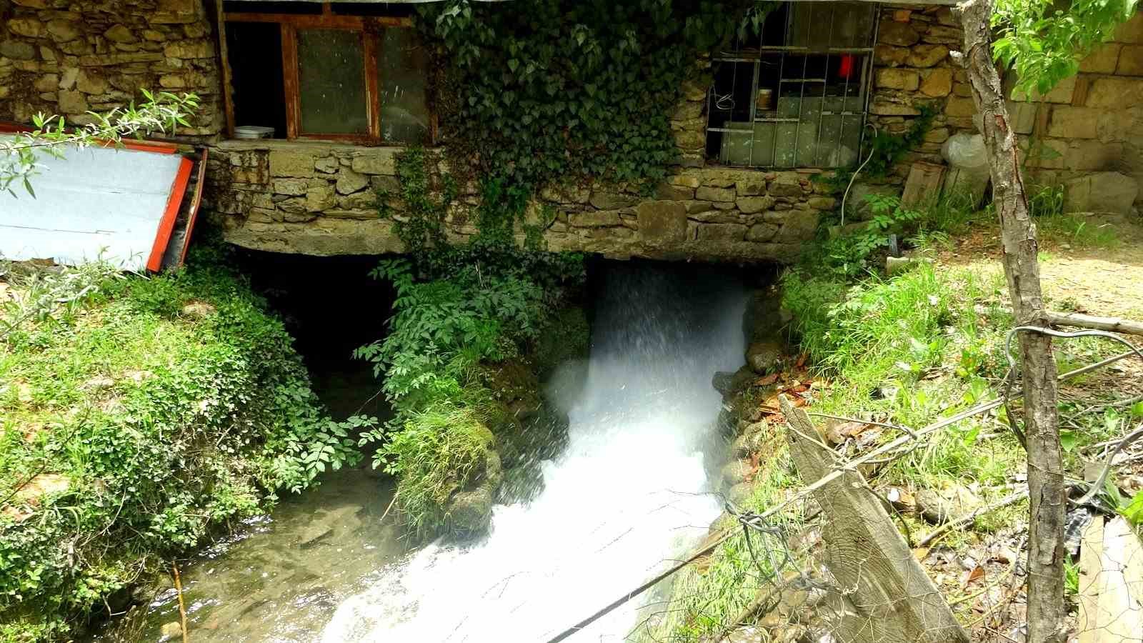 Menteşe&rsquo;deki değirmen asırlardır y&ouml;re halkına hizmet veriyor
