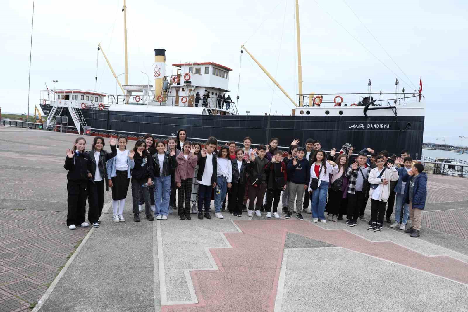 Kırsaldan gelen &ouml;ğrenciler, şehrini tanıyor
