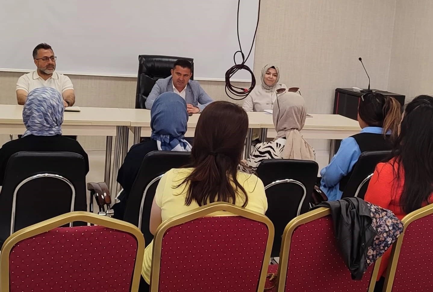 Altıntaş’ta okul öncesi kültür, sanat ve spor faaliyetleri masaya yatırıldı