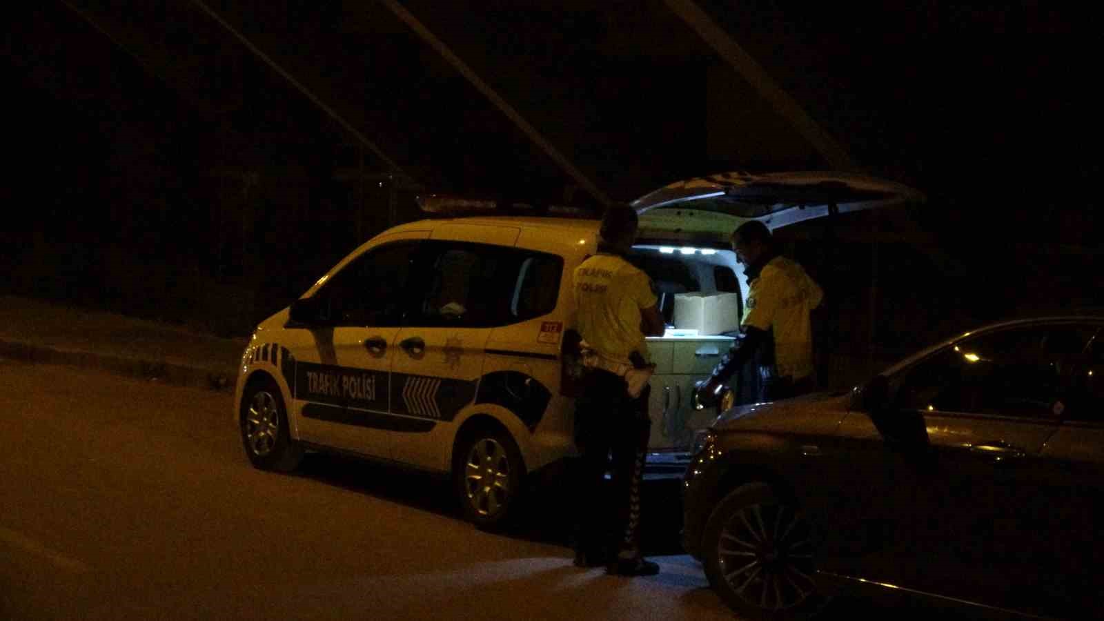 Polisin ’dur’ ihtarına uymayarak kaçan ve üniversite öğrencisinin ağır yaralanmasına sebep olan 5 şüpheli suç makinesi çıktı