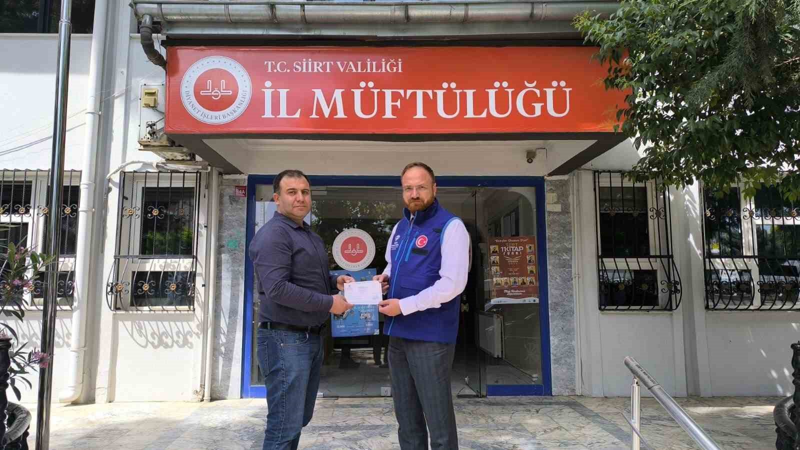 Kitap gelirini Filistin’e bağışladı