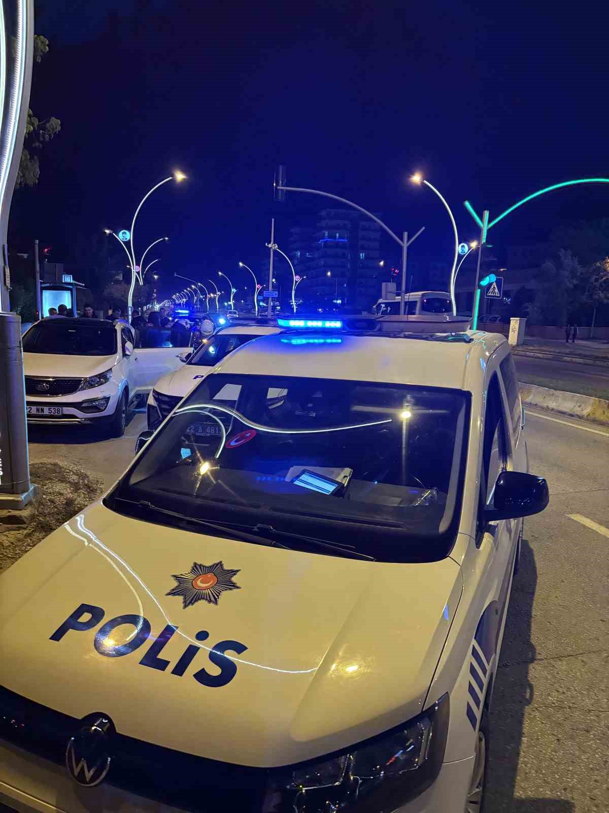 Edirne’de dur ihtarına uymayan ehliyetsiz sürücü polisi alarma geçirdi