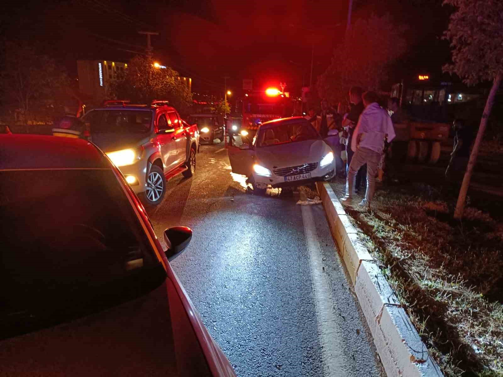 Mardin&rsquo;de otomobil ref&uuml;je &ccedil;ıktı, s&uuml;r&uuml;c&uuml; yaralandı
