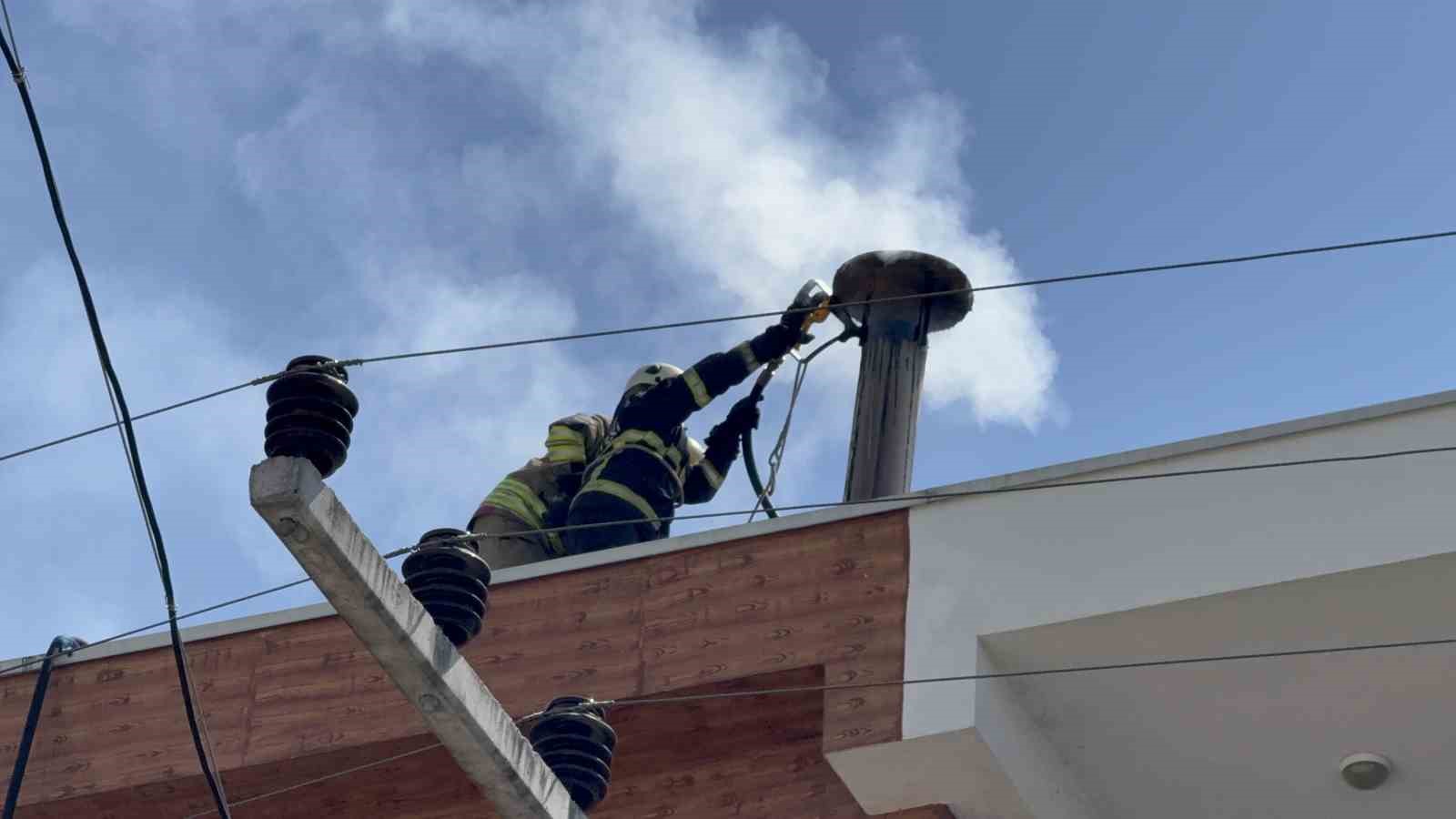 Bacadan çıkan kıvılcımlar itfaiyeyi harekete geçirdi