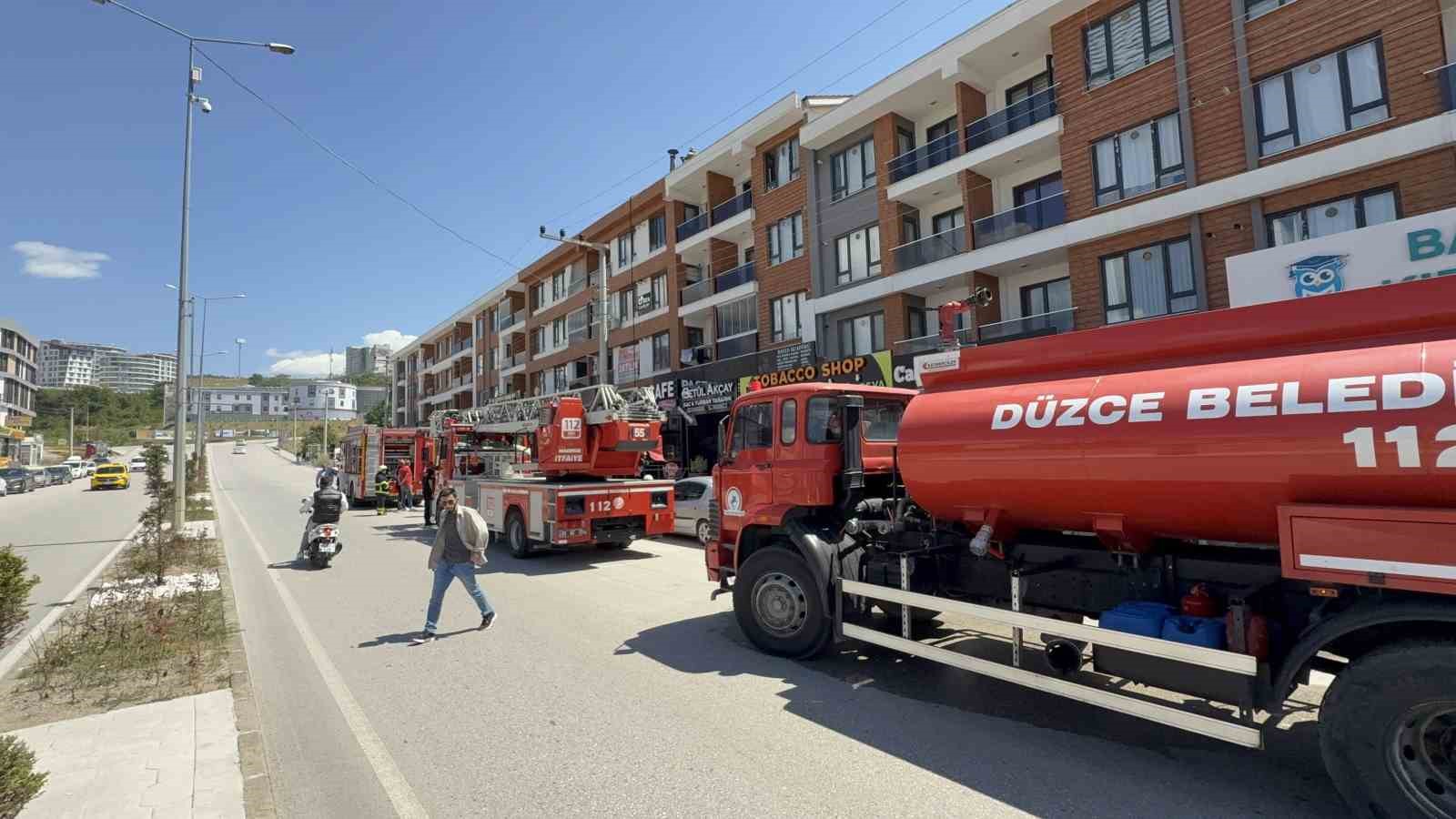 Bacadan &ccedil;ıkan kıvılcımlar itfaiyeyi harekete ge&ccedil;irdi
