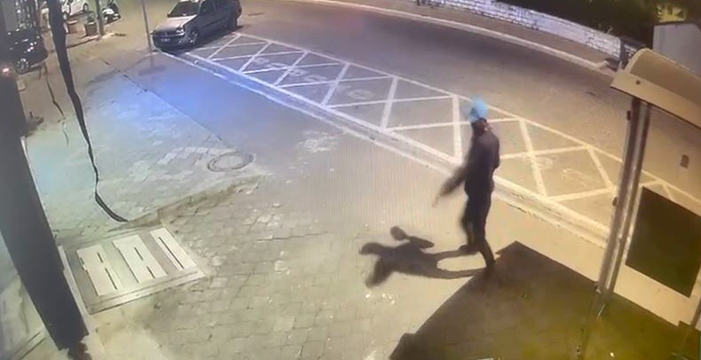 Fethiye’de AK Parti İlçe Başkanlığı binasına taşlı saldırı
