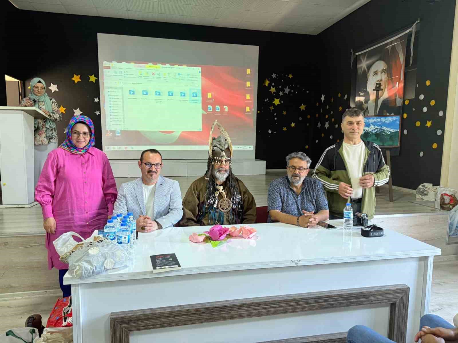 "Okuyarak İnsan, Gezerek Samsun" projesi yazar-okur buluşması