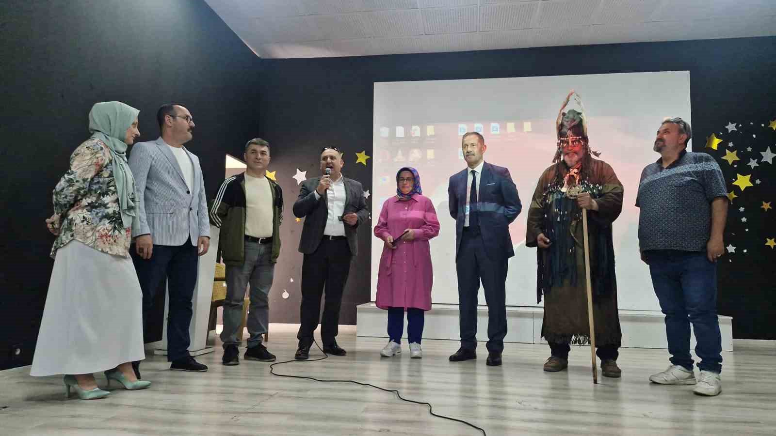 "Okuyarak İnsan, Gezerek Samsun" projesi yazar-okur buluşması
