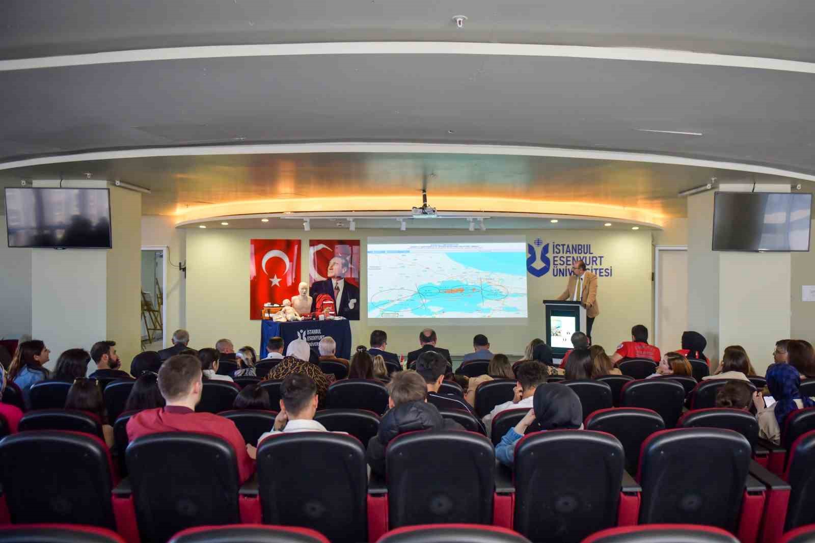 Esenyurt Belediyesi’nden üniversite öğrencilerine afet bilinci eğitimi