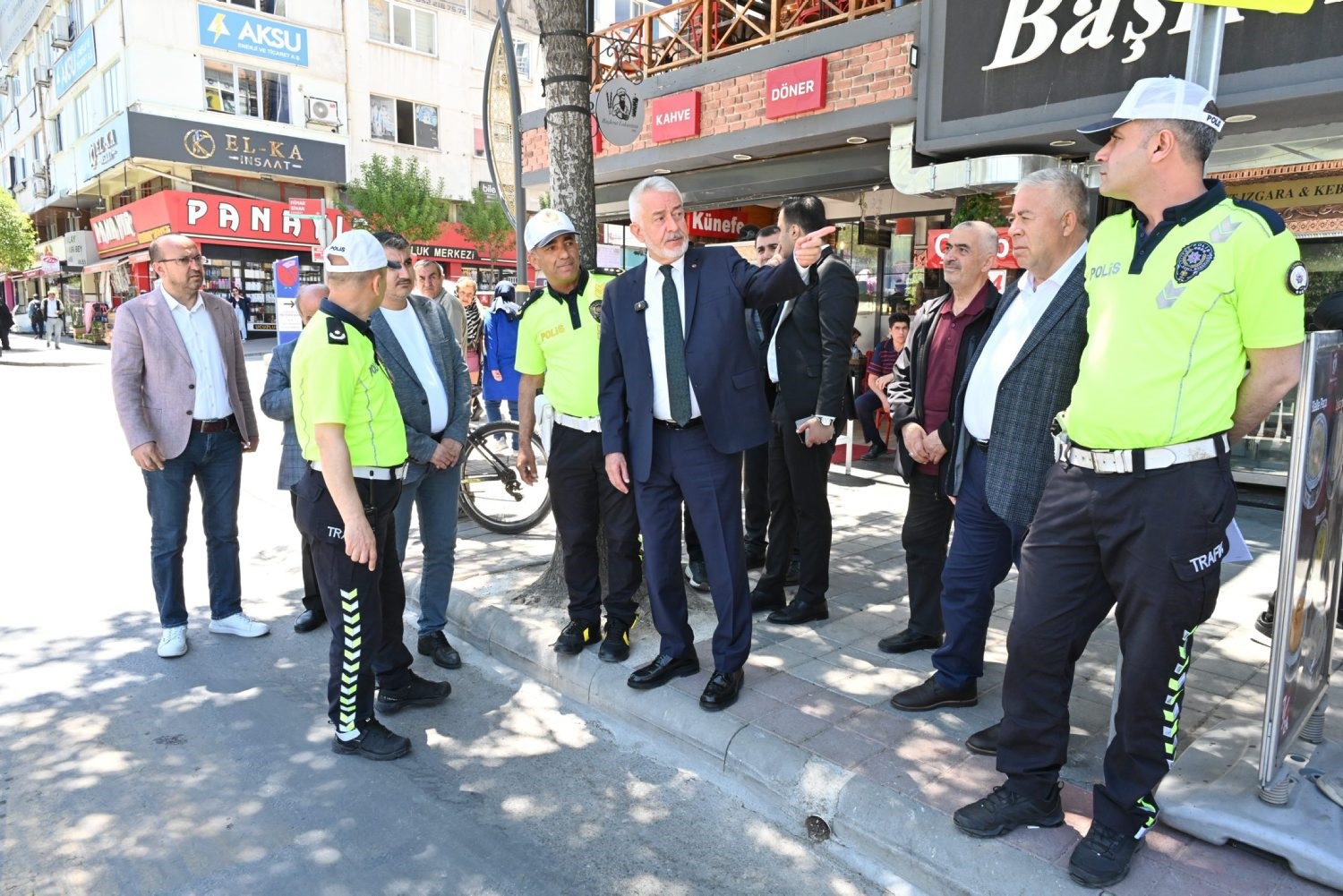 Isparta’da en yoğun caddede yaya geçitlerine ışıklı geçiş kurulacak
