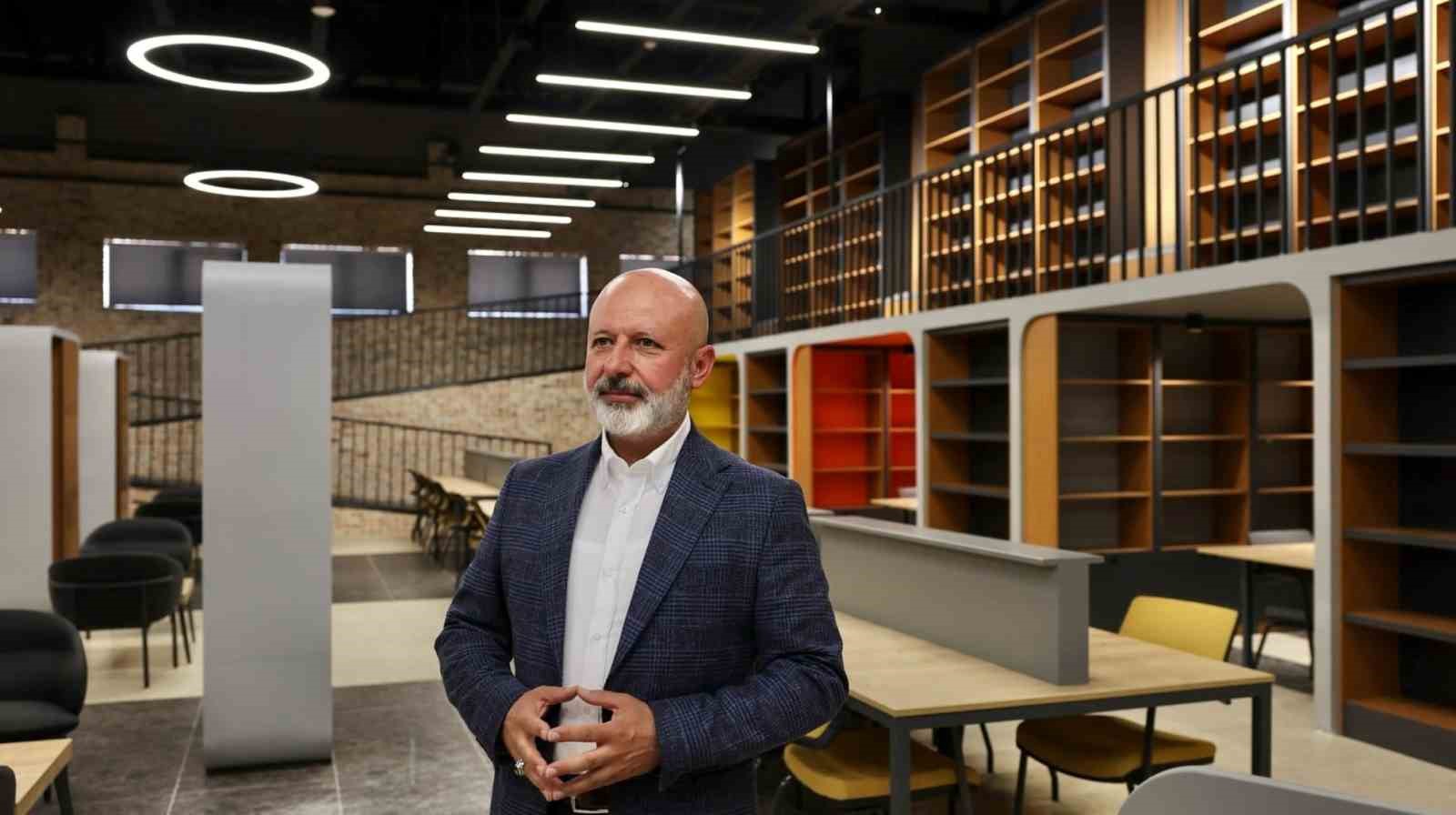 Başkan Çolakbayrakdar: "Evlatlarımıza kitapla nefes aldıracak bir mekân daha kazandırdık"