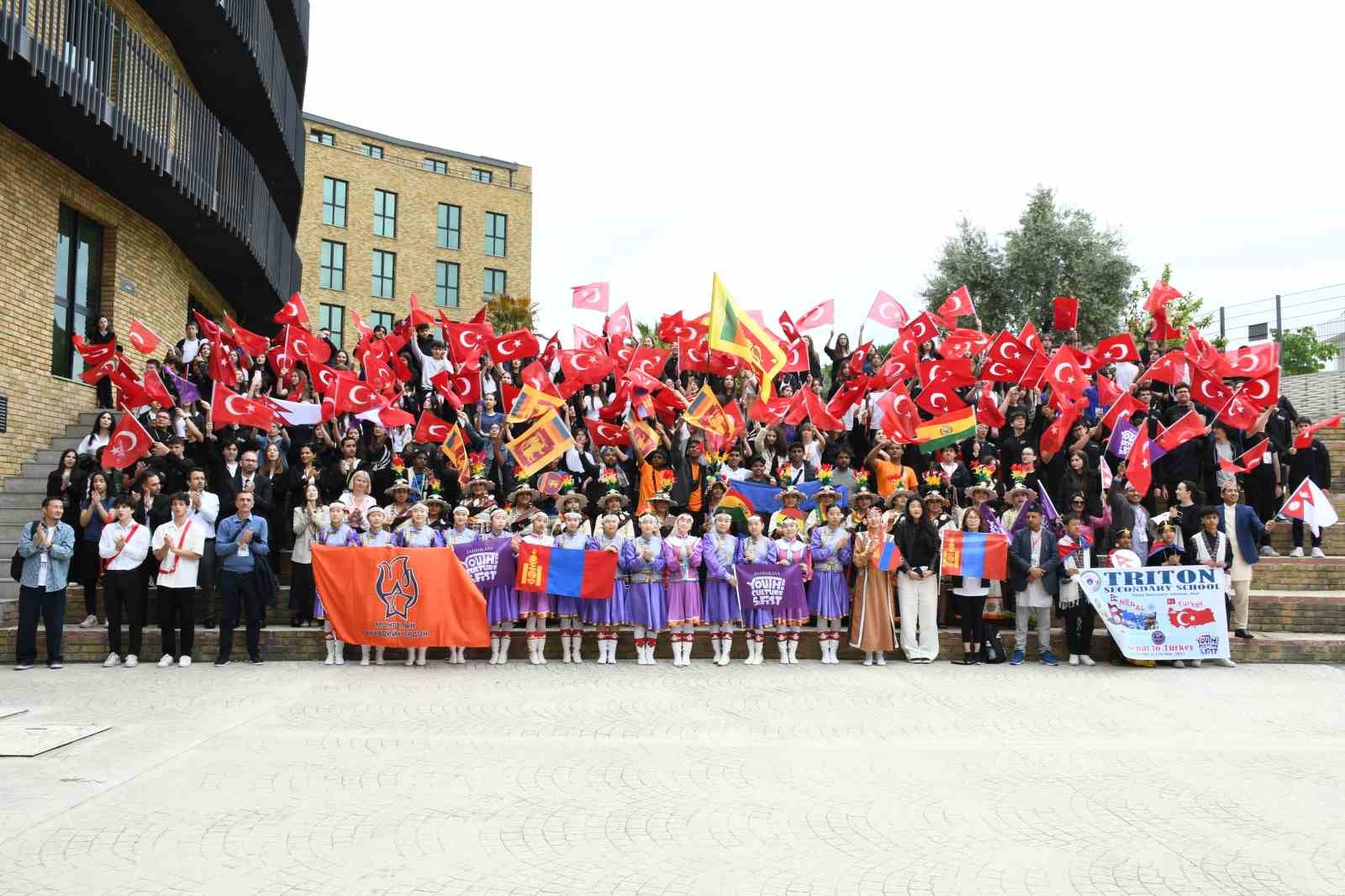 Dünyanın dört bir yanından gelen gençler Bursa’da buluştu