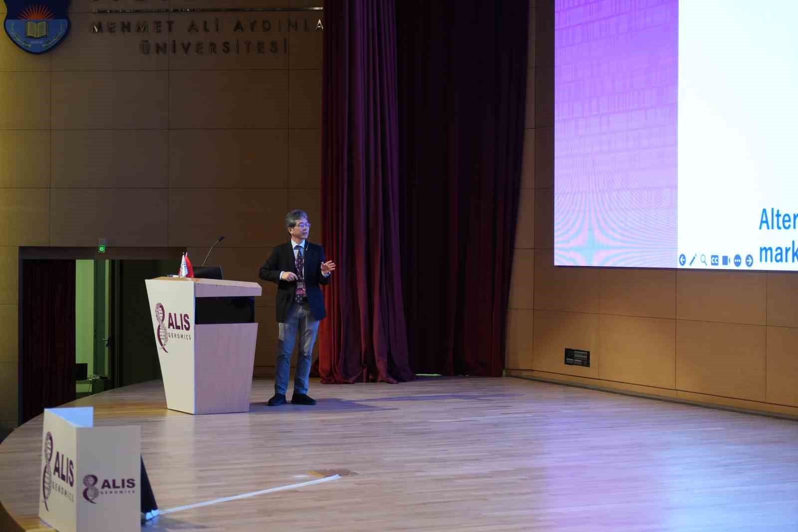 Dünyaca ünlü genetik uzmanları Acıbadem Üniversitesi’nde buluştu