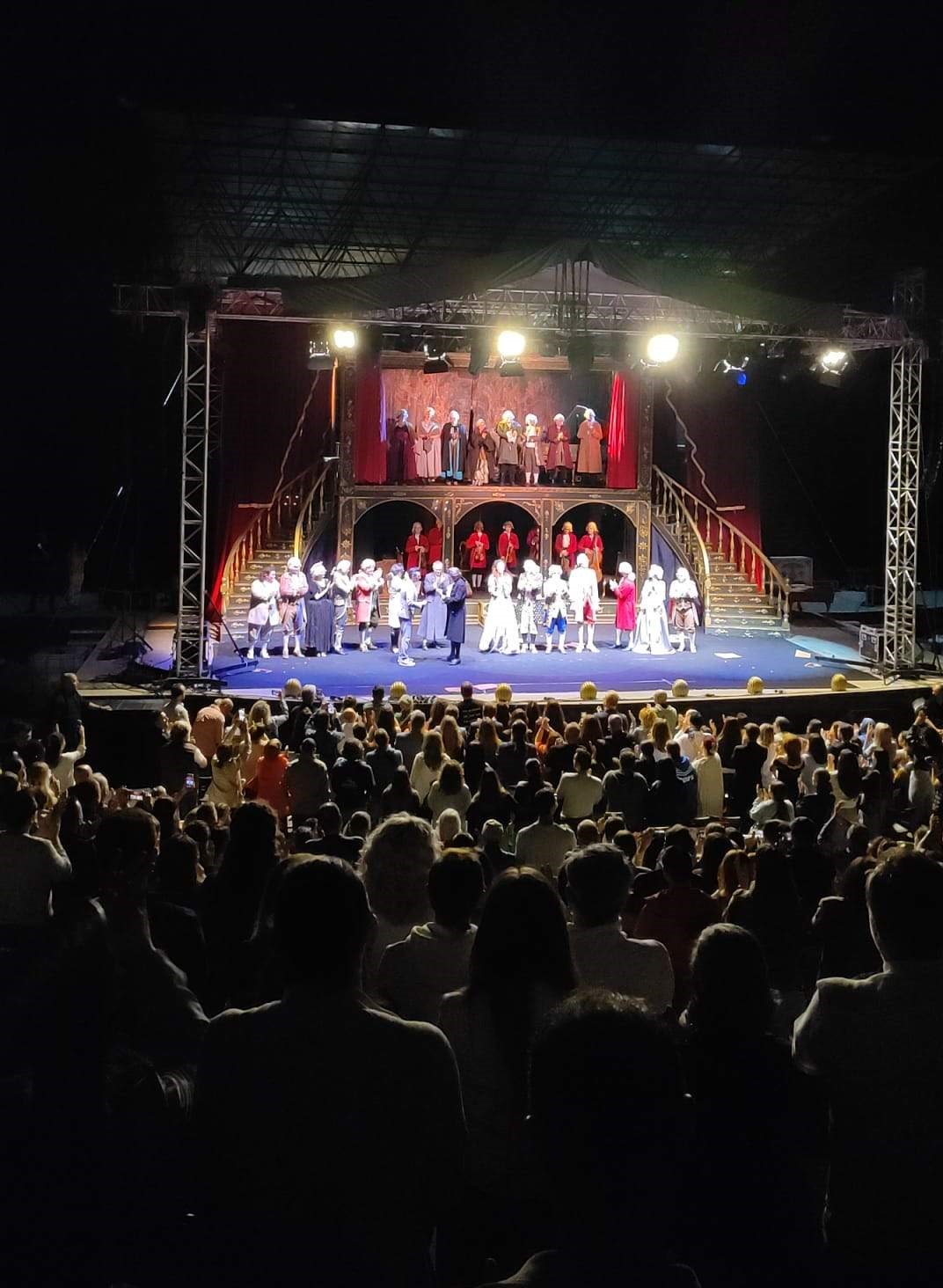 Bedia Muvahhit ’En İyi Dış Yapım Ödülü’ Amadeus’un
