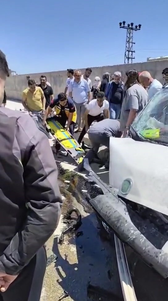 Elazığ’da hafif ticari araç duvara çarptı: 1 ölü
