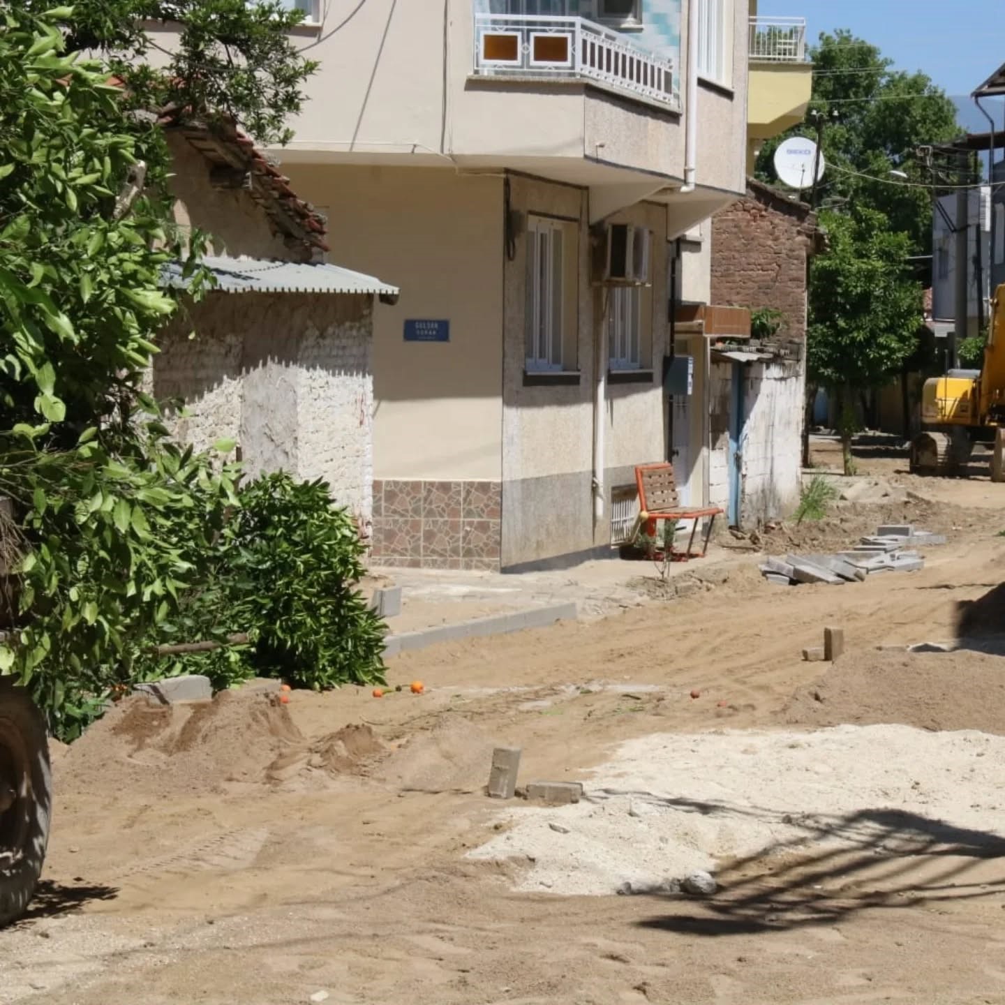 Direcik Mahallesi’nde belediye ekipleri iş başı yaptı
