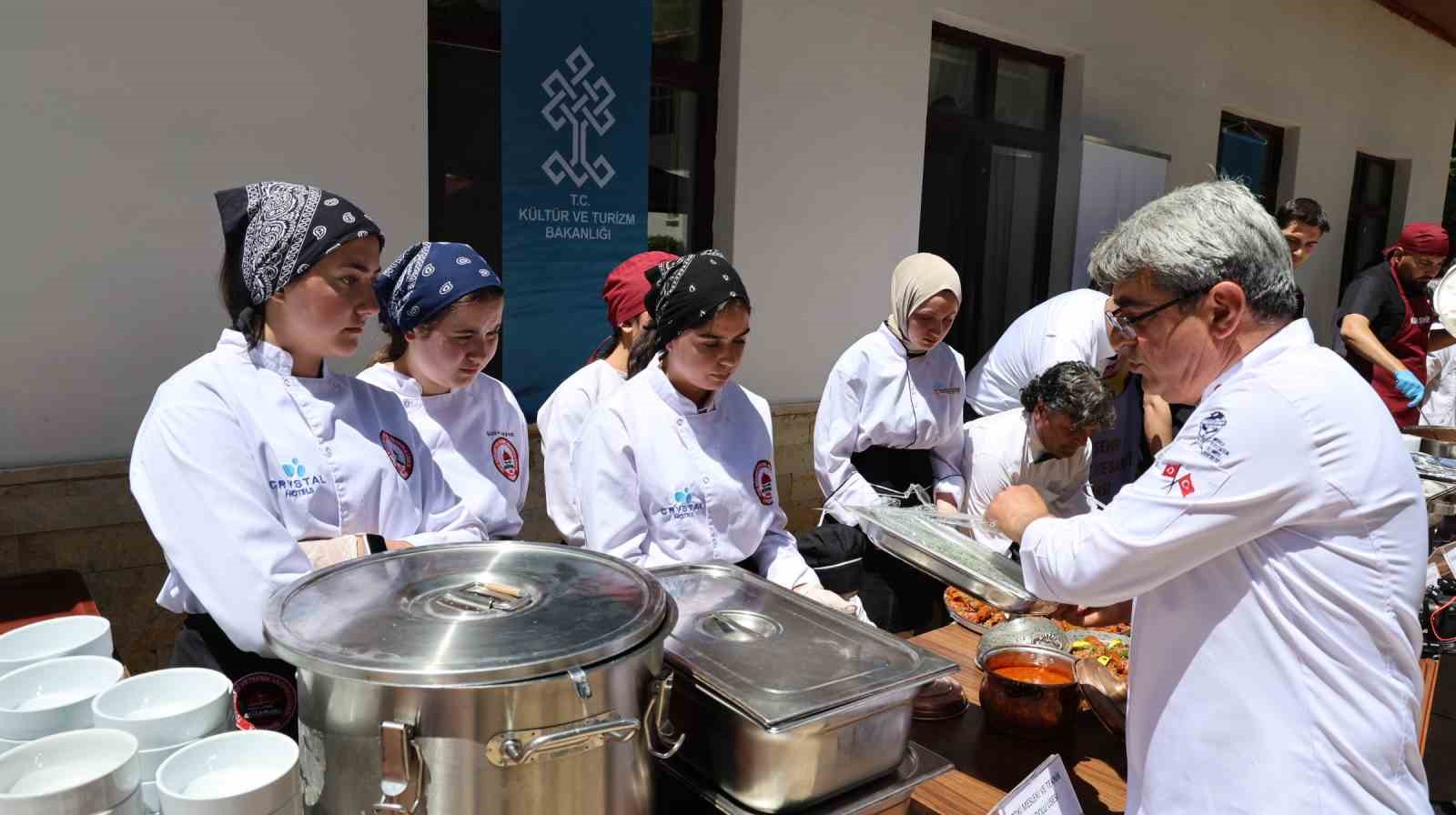 Yöresel Lezzetler Türk Mutfağı Haftası’na ’Ahi çorbası’ damga vurdu
