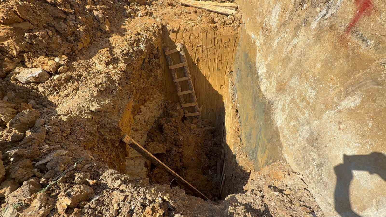 Sancaktepe’de inşaat alanında toprak kayması: 3 işçi kurtarıldı
