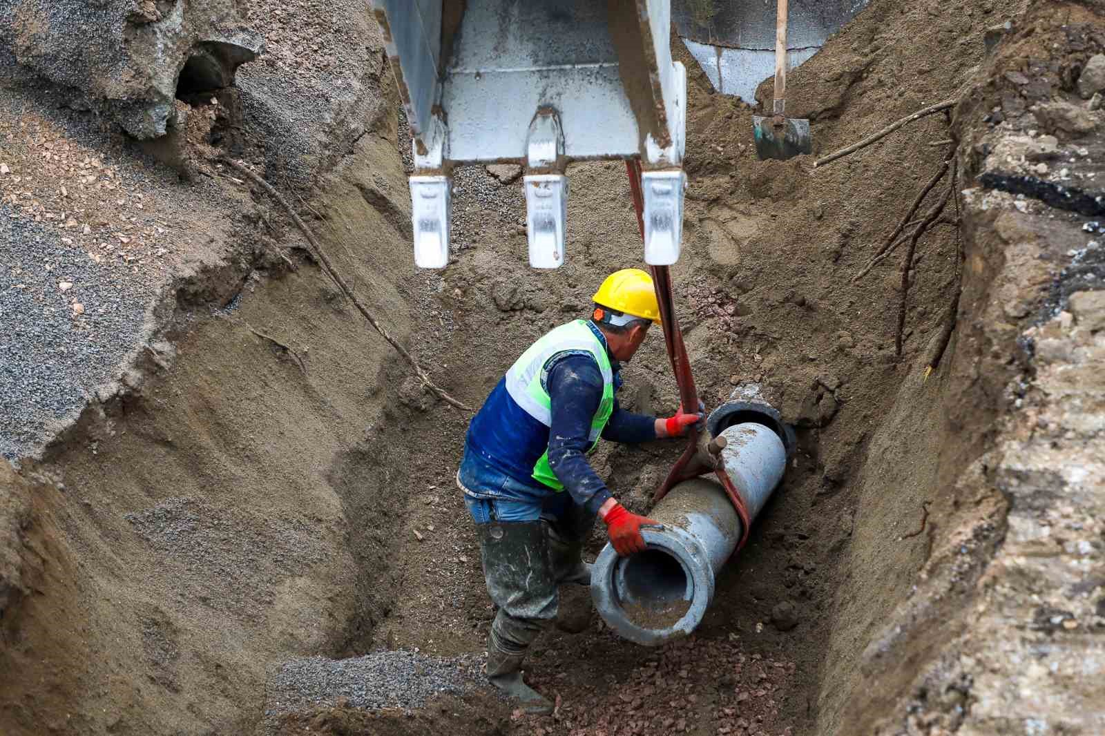 Söğütlü’nün atık su ve içme suyu projesinde çalışmalar hız kazandı
