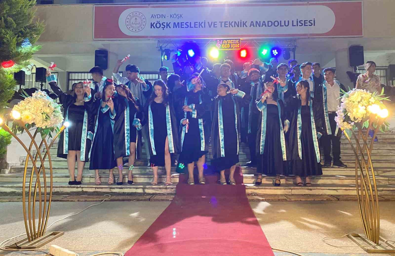 Köşk MTAL’de mezuniyet coşkusu
