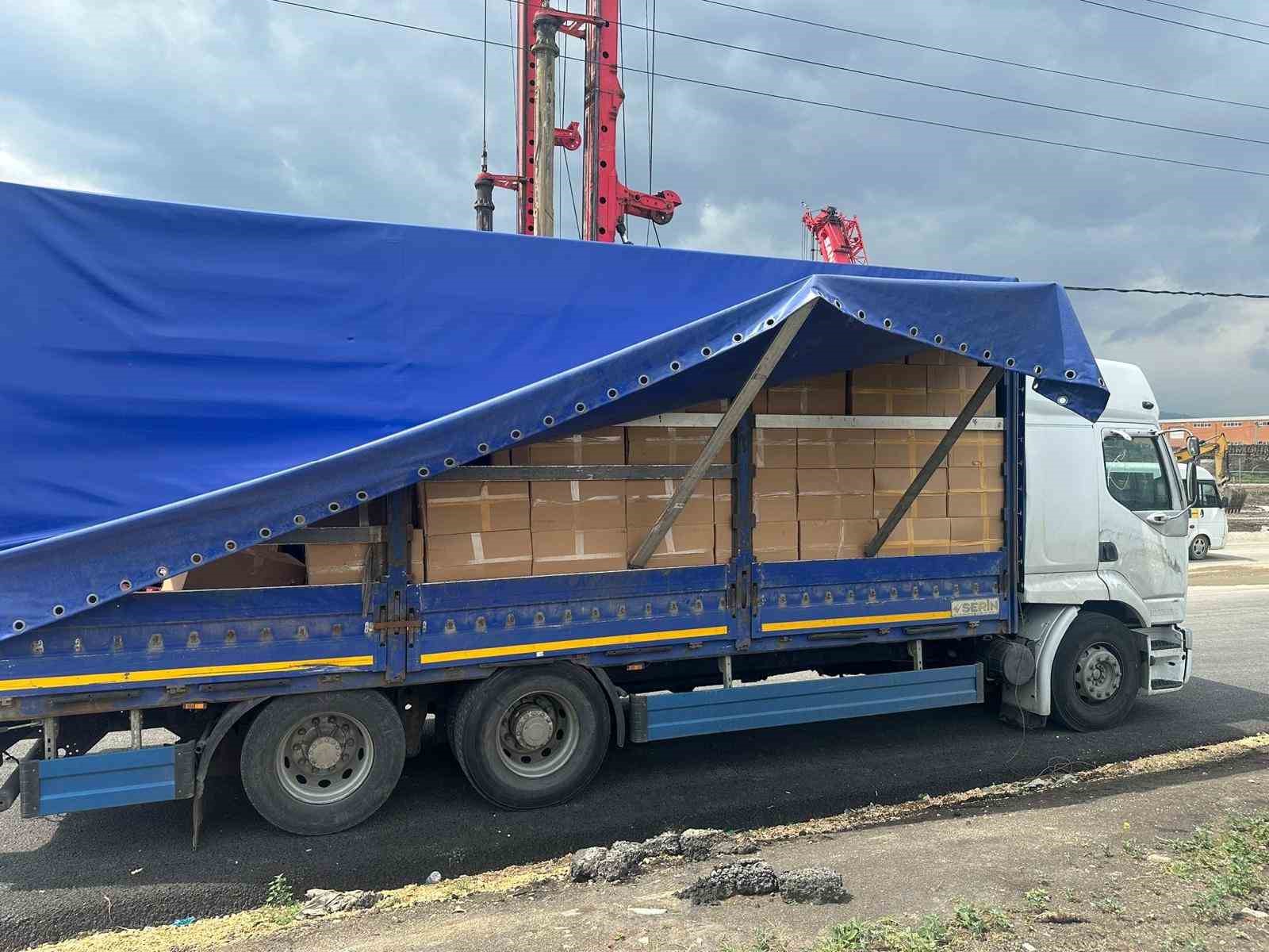 Bursa’da kaçak alkol ve tütün operasyonu: Milyonlarca makaron ve binlerce litre etil alkol ele geçirildi