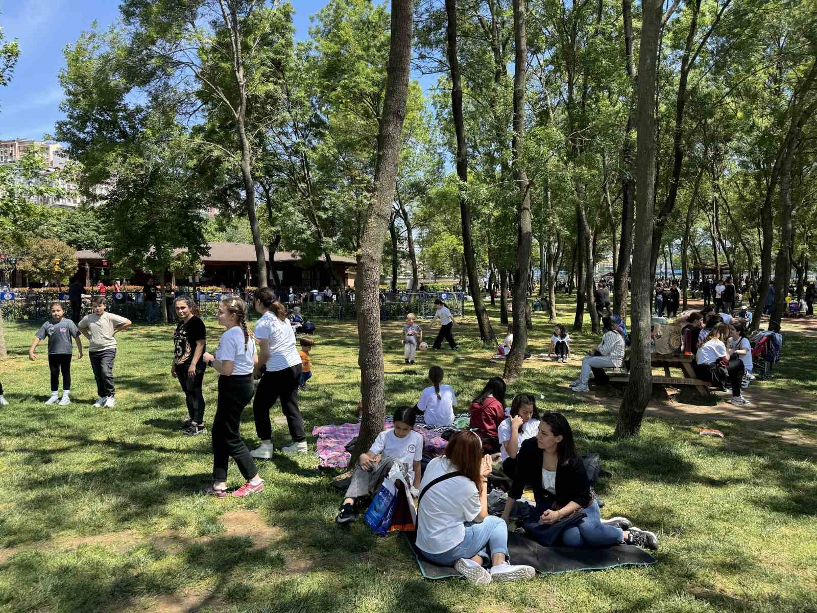Kağıthane Belediyesi’nden ilçedeki liseleri tanıtım şenliği düzenlendi
