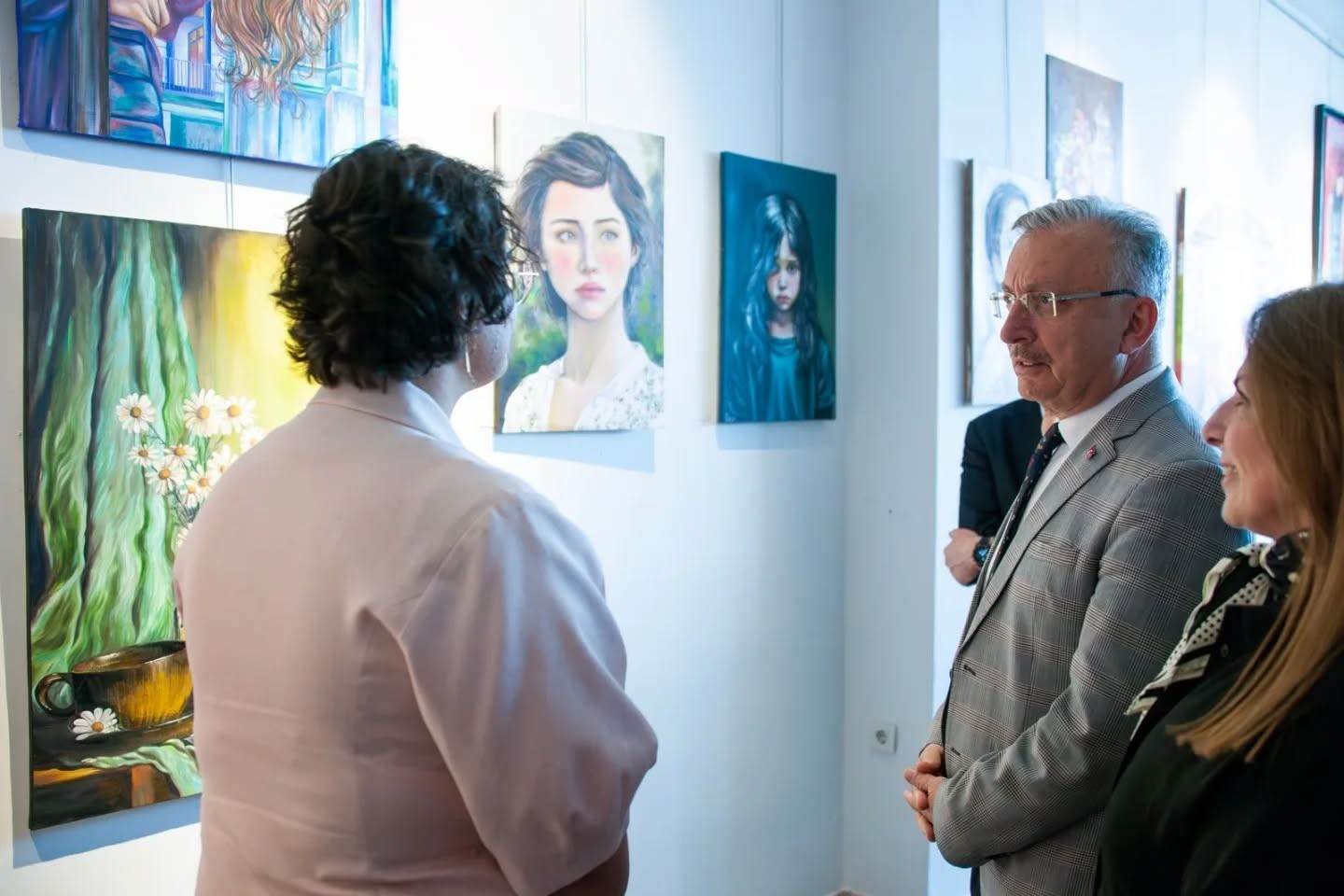 2025 Mezunları Resim Sergisi a&ccedil;ıldı
