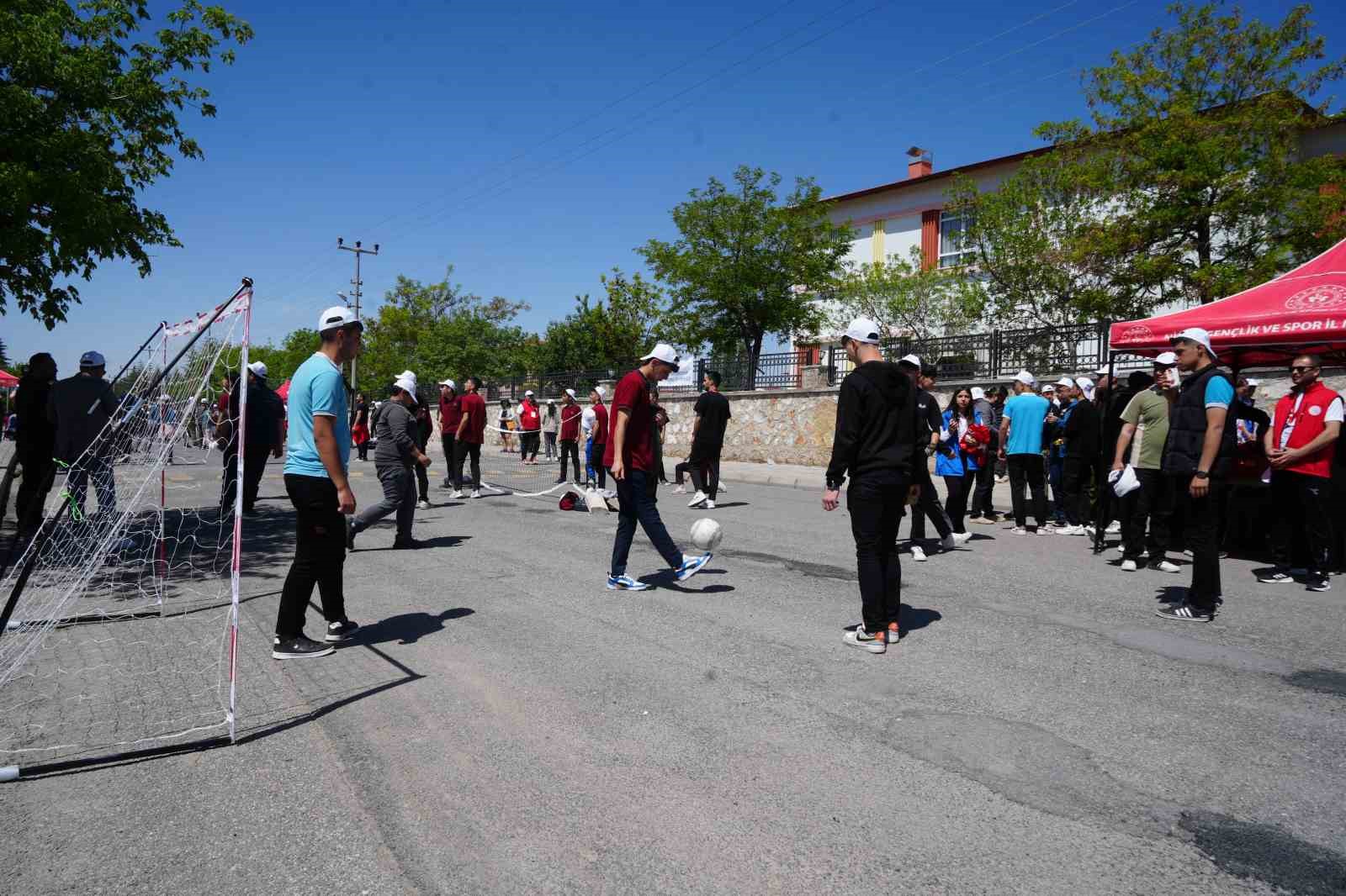 Bu sokağa giren herkes spor yapıyor