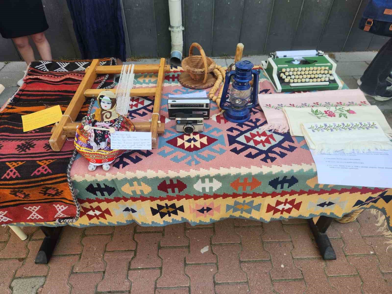 Bu sergiyi ziyaret edenler geçmişi yaşadı
