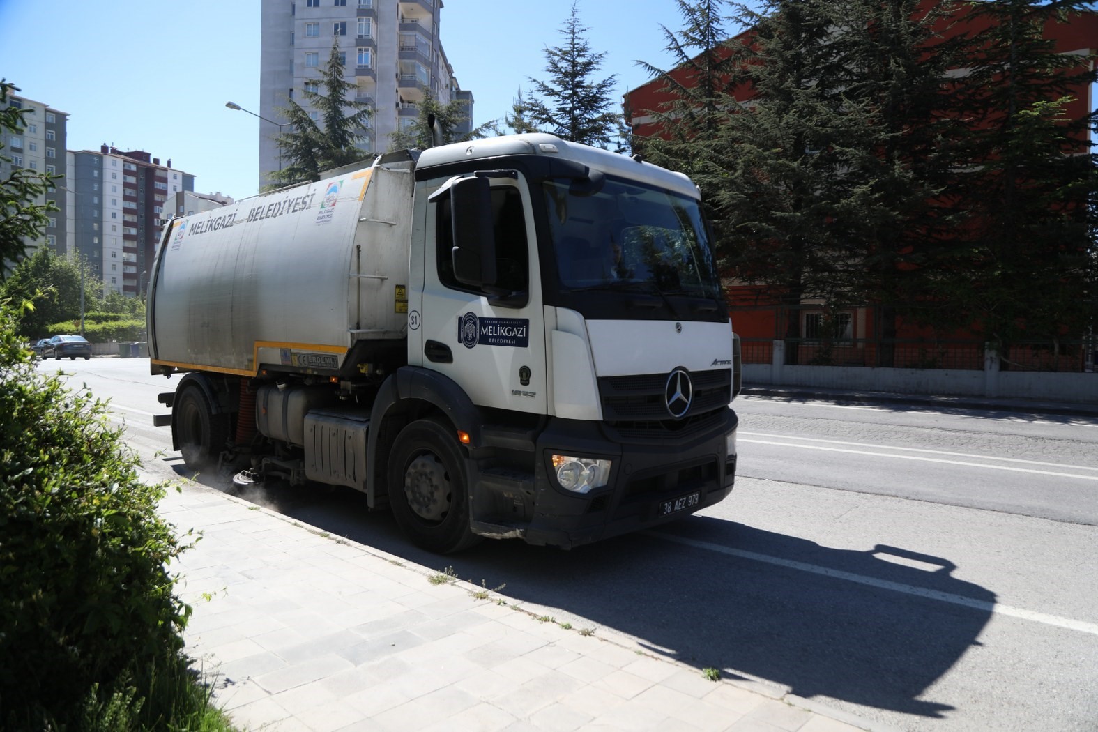 Melikgazi&rsquo;de g&uuml;nl&uuml;k 440 ton &ccedil;&ouml;p toplanıyor, 700 km yol s&uuml;p&uuml;r&uuml;l&uuml;yor
