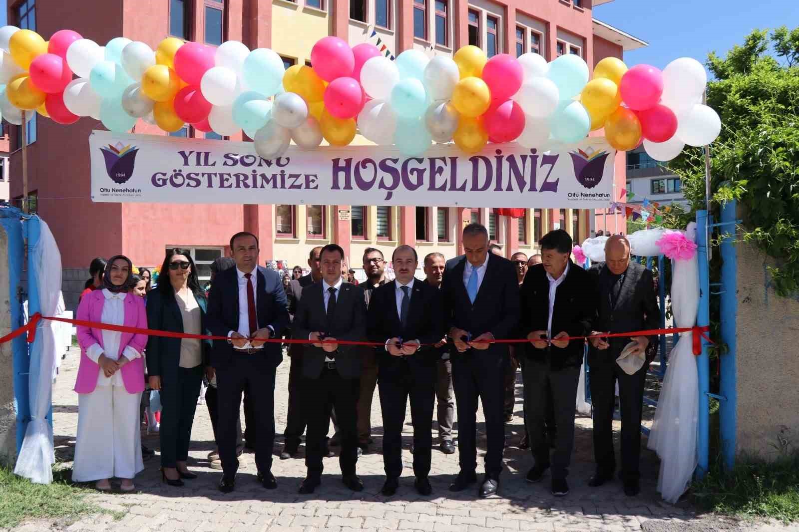 Oltu Nene Hatun Mesleki ve Teknik Anadolu Lisesi’nden yıl sonu sergisi