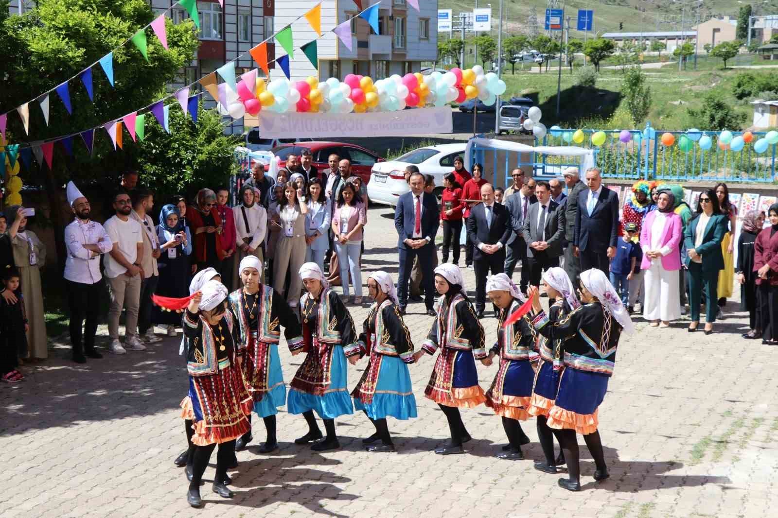 Oltu Nene Hatun Mesleki ve Teknik Anadolu Lisesi&rsquo;nden yıl sonu sergisi
