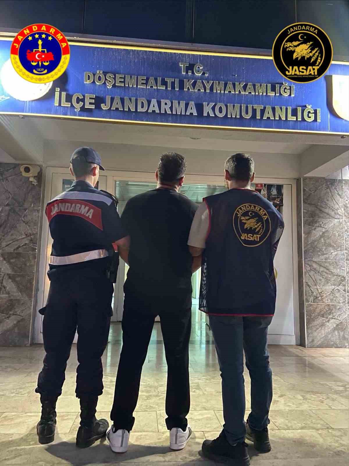 Antalya’da 15 yıl kesinleşmiş hapis cezasıyla aranan firari, JASAT’tan kaçamadı