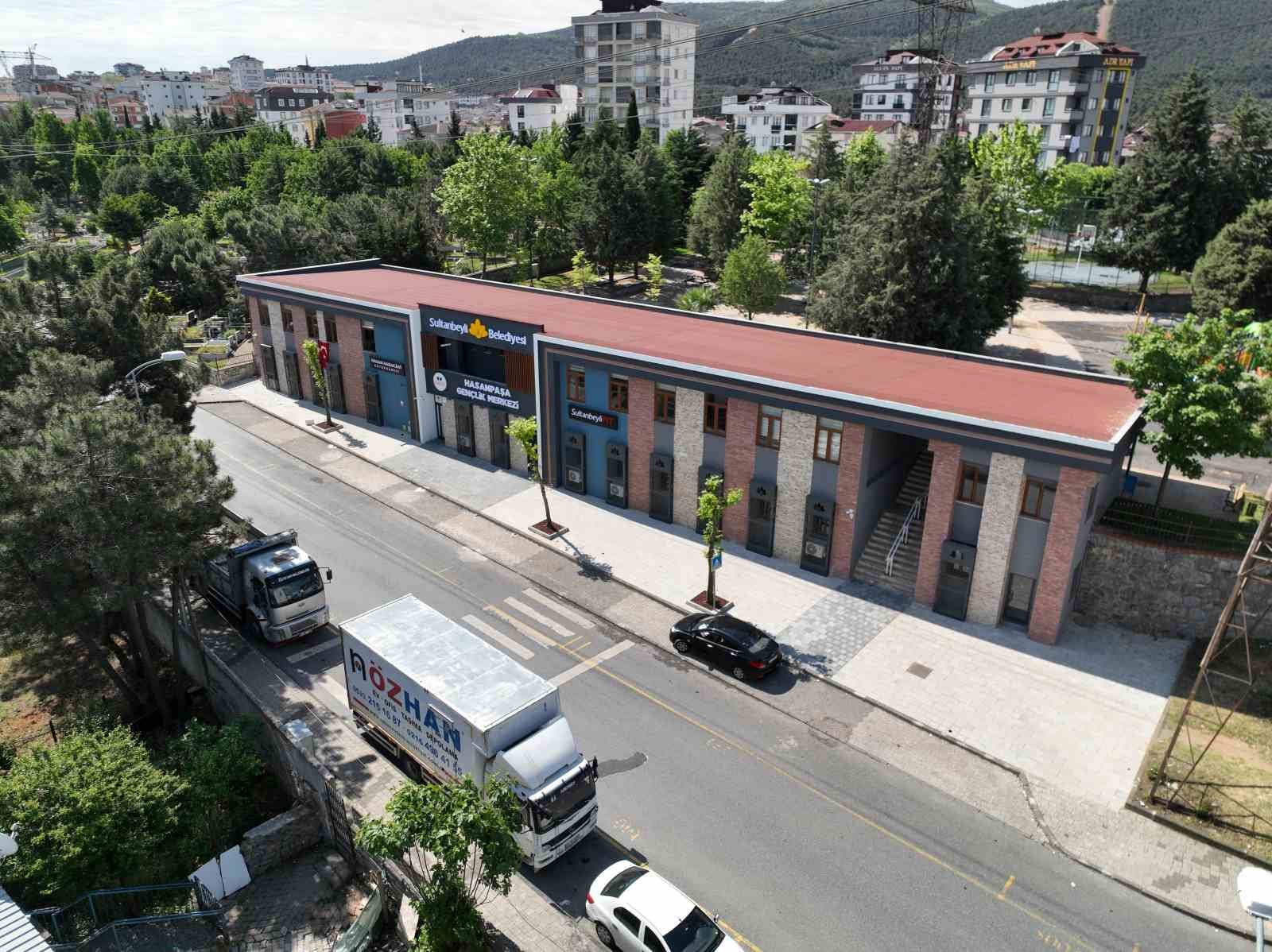 Başkan Ali Tombaş gen&ccedil;lere m&uuml;jdeyi verdi: Hasanpaşa Gen&ccedil;lik Merkezi hizmete a&ccedil;ıldı
