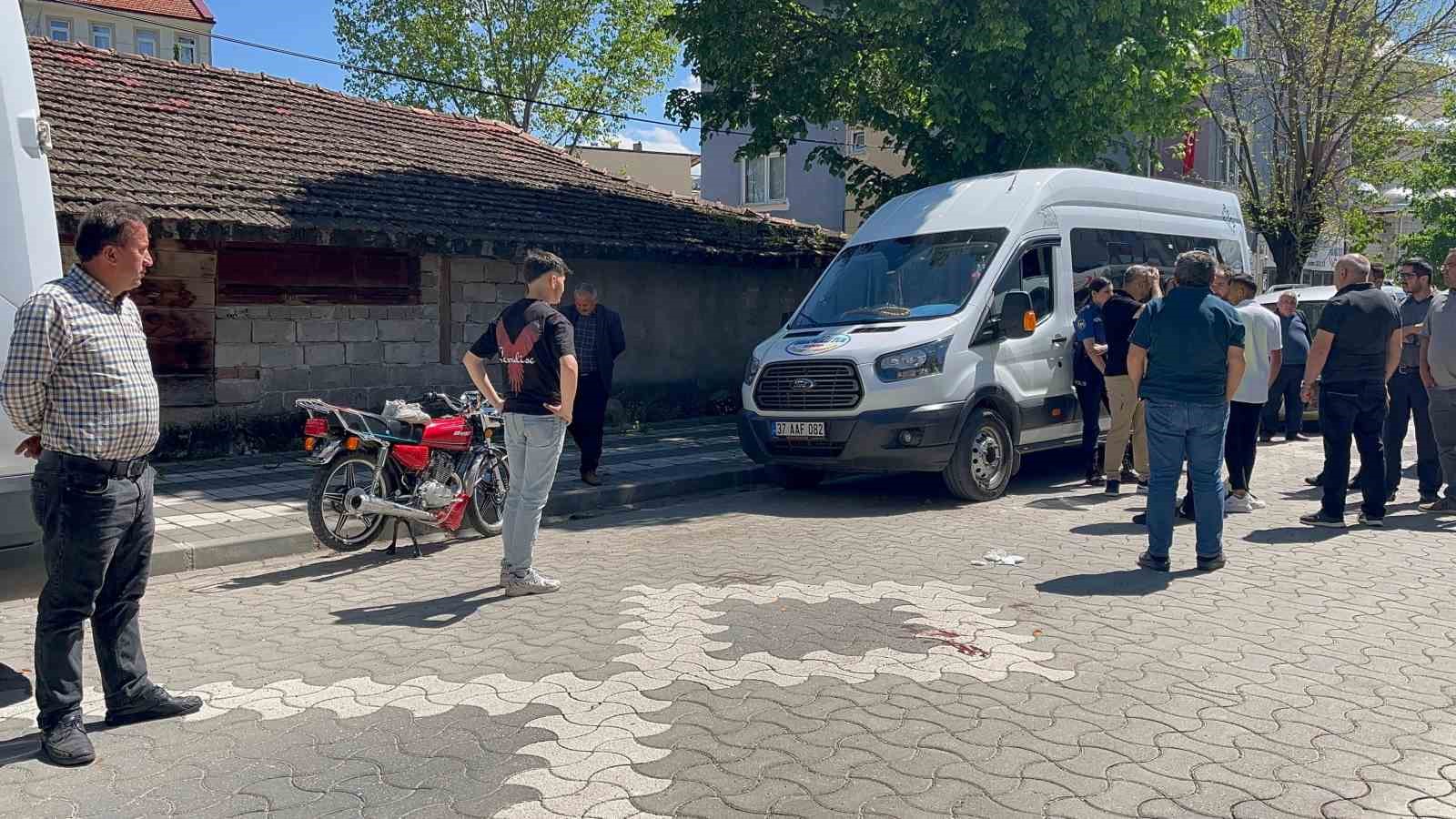 Motosikletten düşen sürücü yaralandı