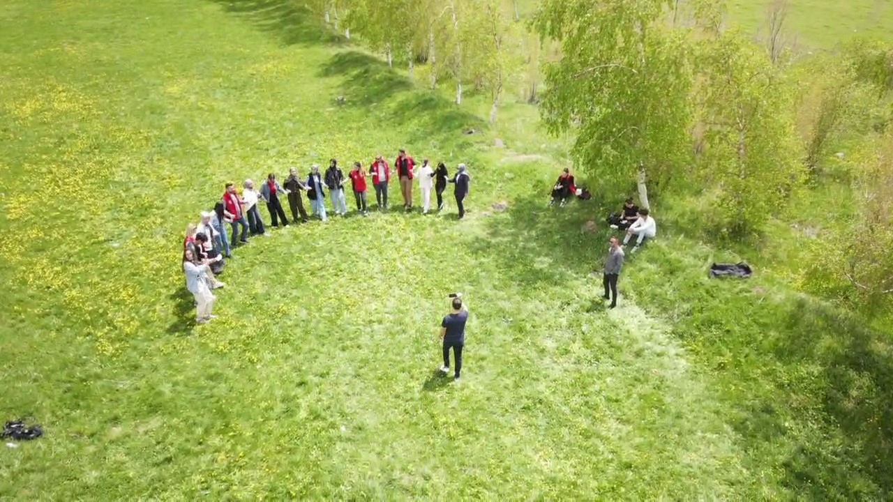 Polisten öğrencilere anlamlı 19 Mayıs etkinliği