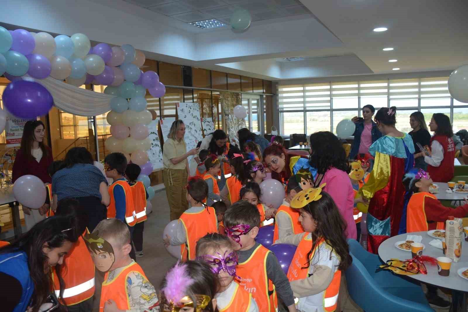 Sinop’ta "Düşlerden Tasarıma: Gençler ve Çocuklarla Renkli Yarınlara" projesi hayata geçirildi