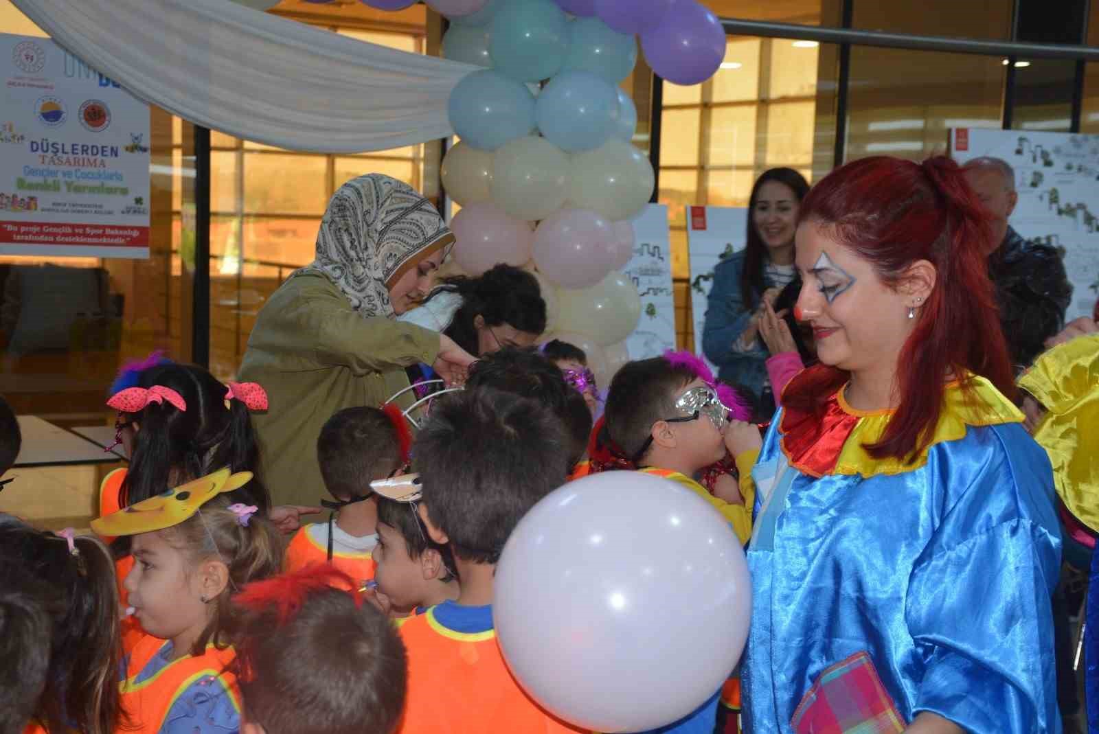 Sinop’ta "Düşlerden Tasarıma: Gençler ve Çocuklarla Renkli Yarınlara" projesi hayata geçirildi
