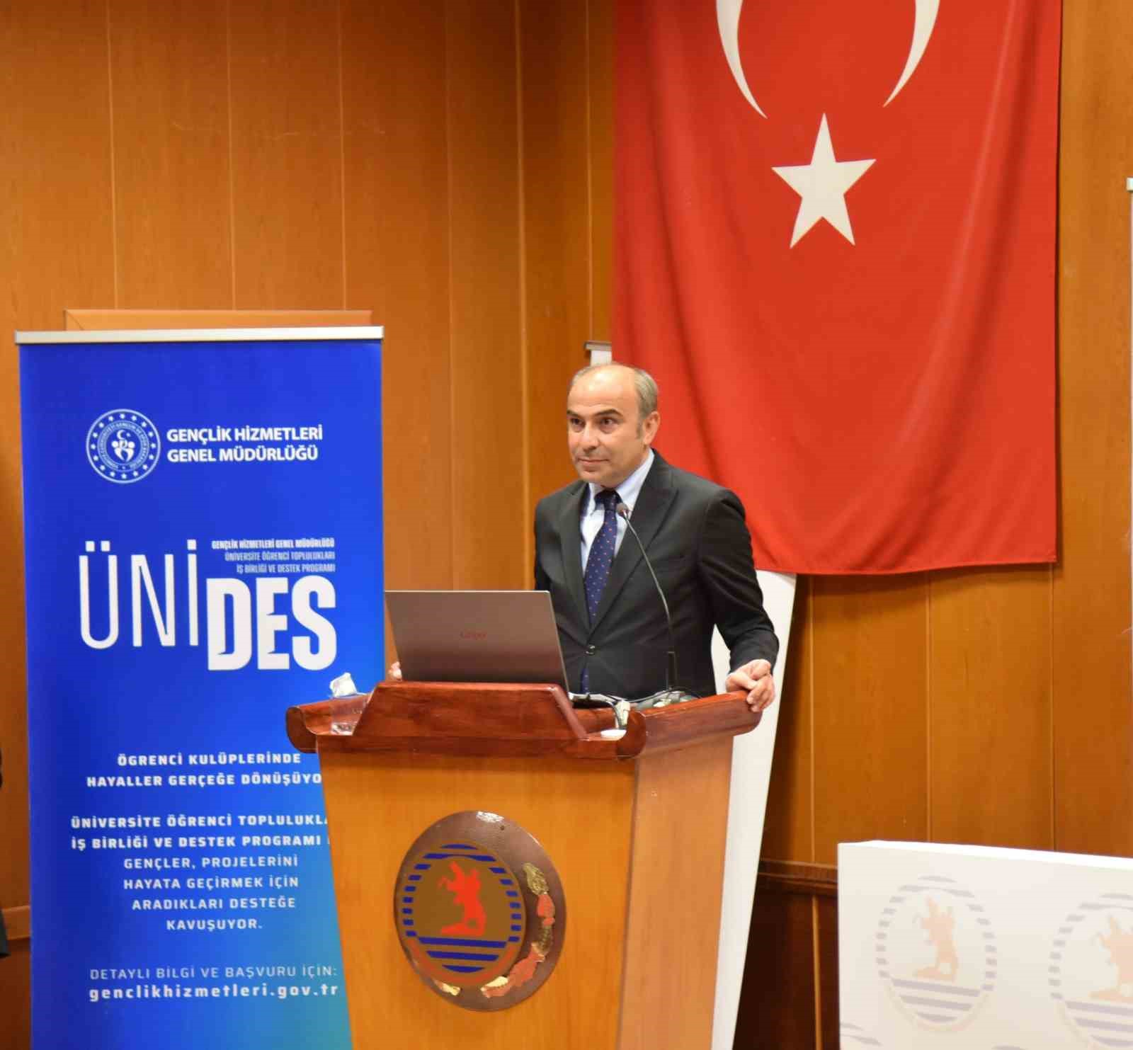 Samsun’da "Bilişim Çağında Dezenformasyon" konferansı