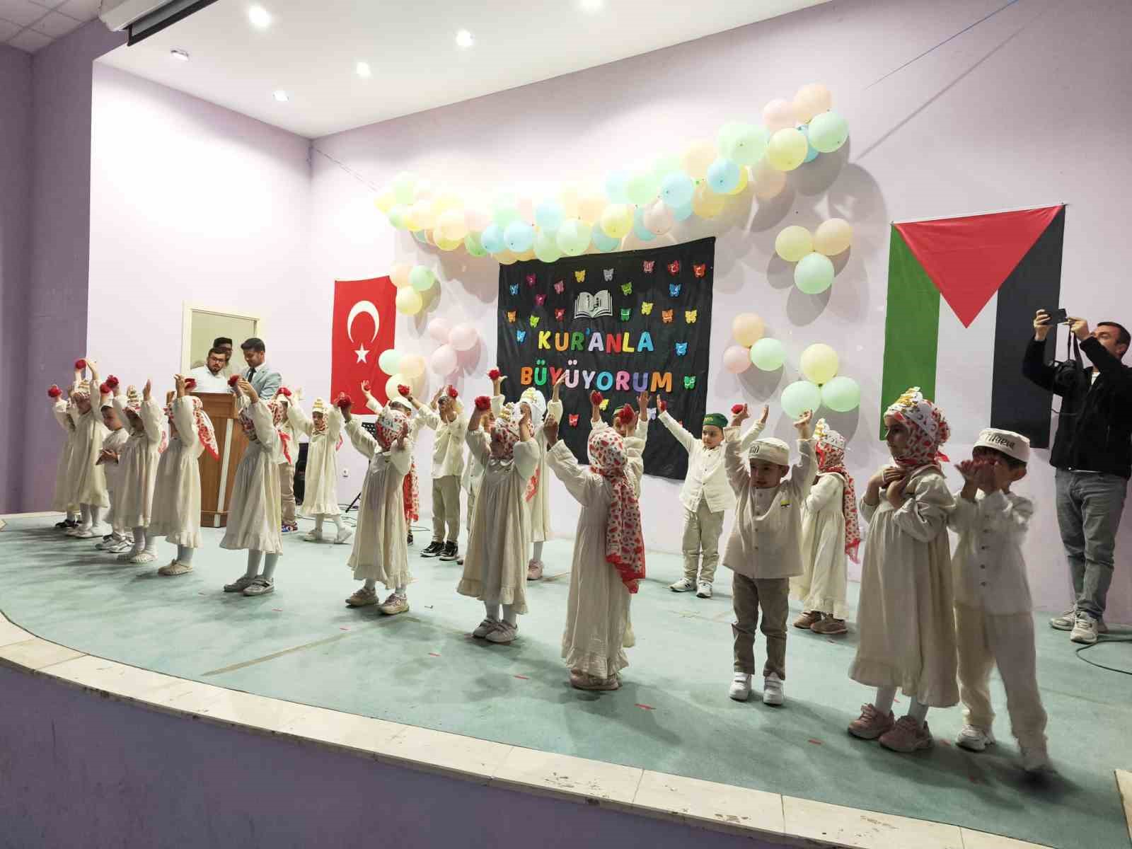 Tunceli’de miniklerin yoğun katılımlı Kur’an kursu kapanış programı