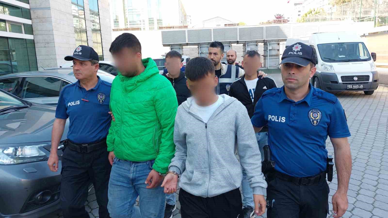 Konserde bı&ccedil;aklama olayına 3 tutuklama
