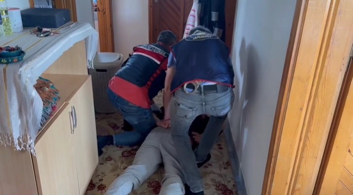 Alanya’da yasa dışı silah ve mühimmat operasyonu